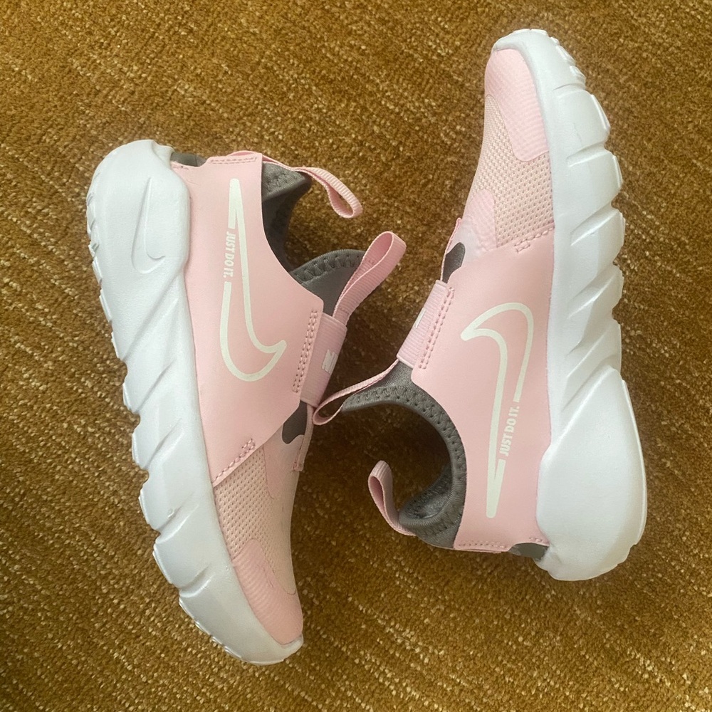 Nike Kids Flex Runner 2 Pink and Gray Slip-On Sneakers BRAND NEW NEVER WORN